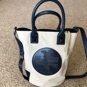 Gorgeous Tory Burch bucket bag